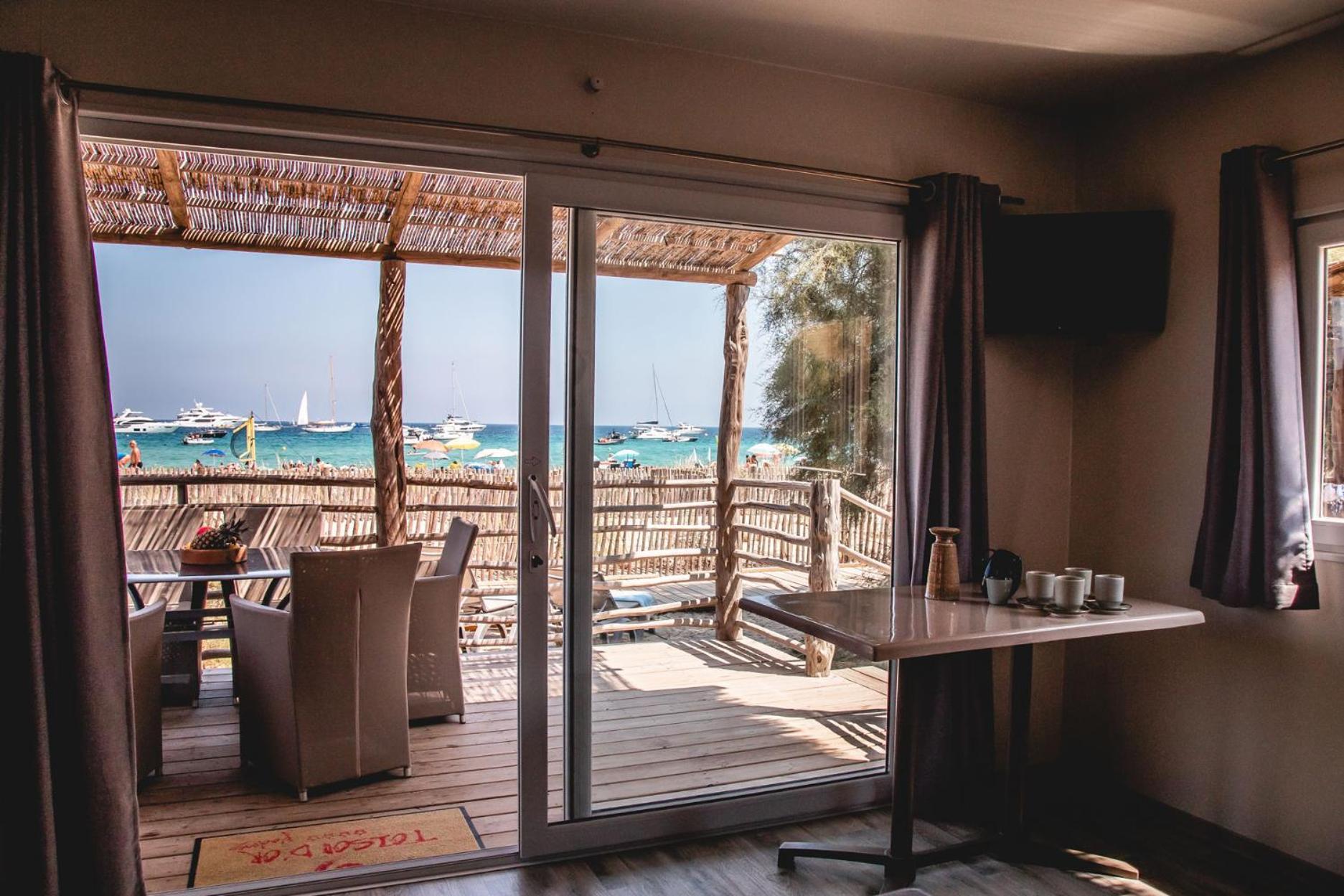Toison D'Or Hotel Ramatuelle Exterior foto A room at the resort